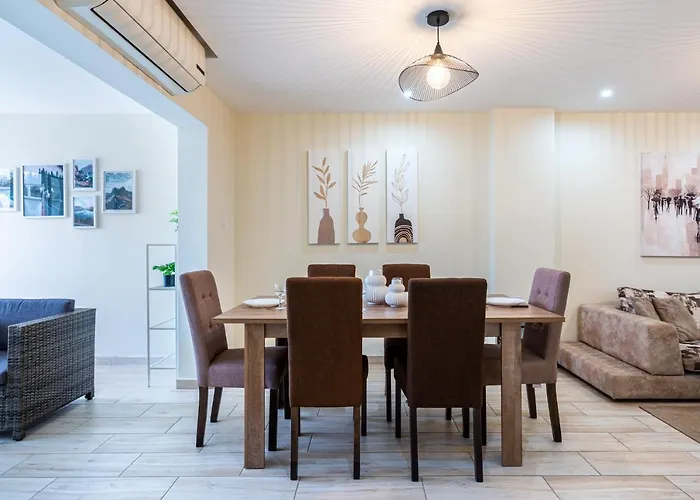 Celeste 3-bedroom In Apartment *